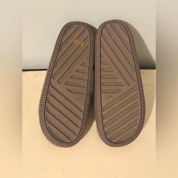 Nike womens Brown Slide Sandals - Picture 4 of 5